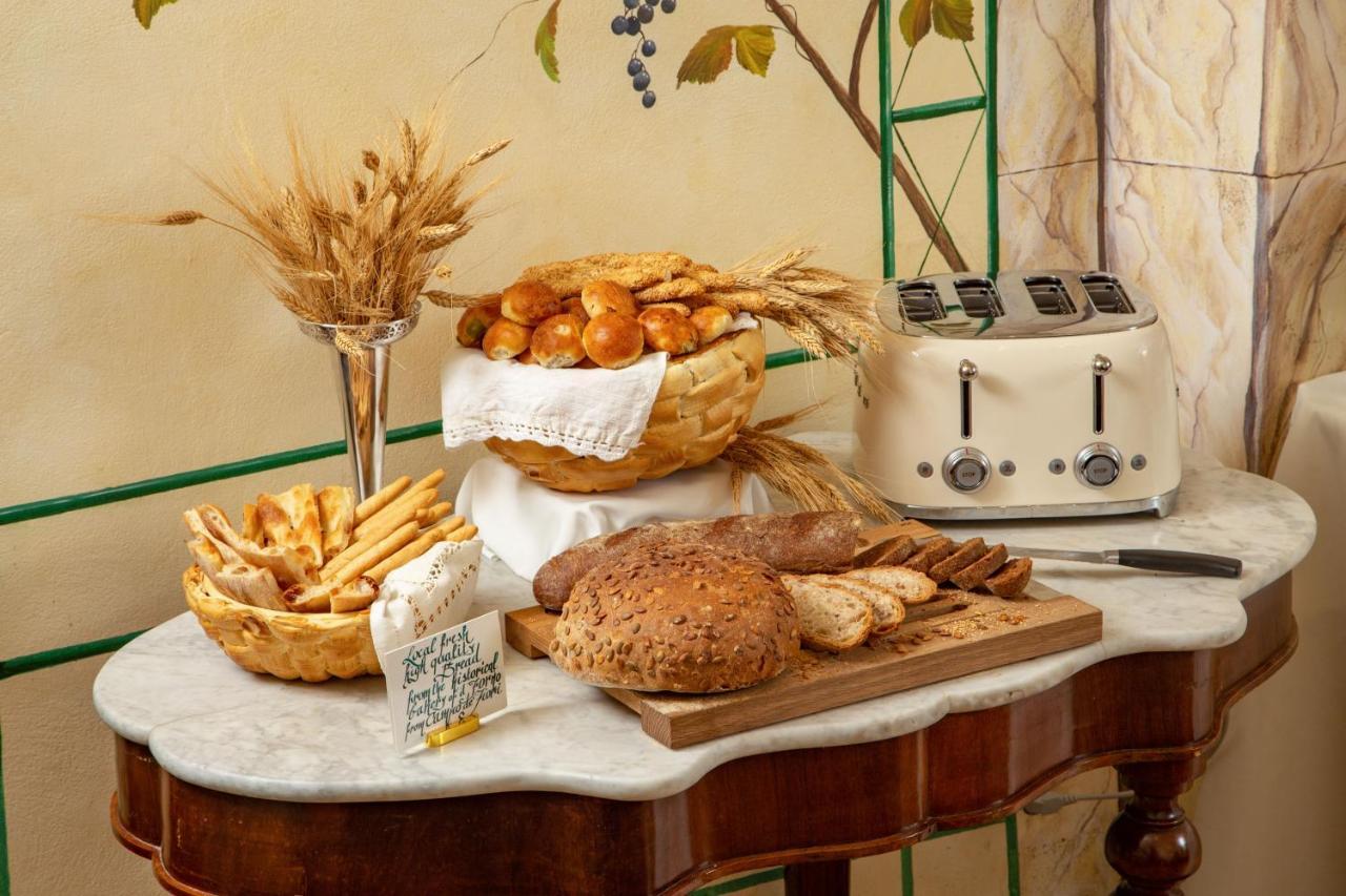 Boutique Hotel Campo De' Fiori Rome Exterior photo